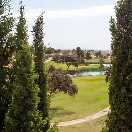 En Campo De Golf Con Piscina Semesterbostad